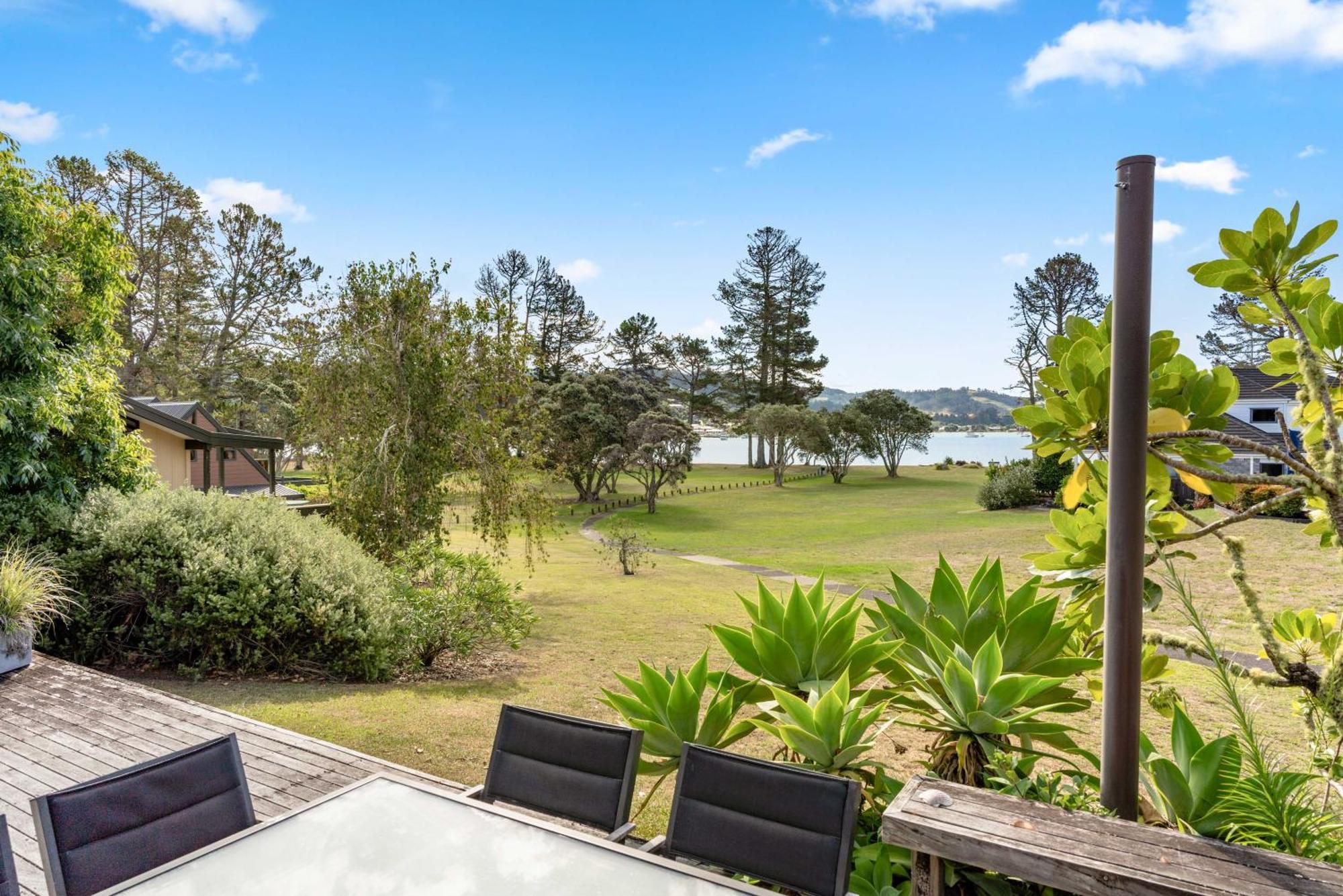 Pauanui Beach House Suntrap Buitenkant foto