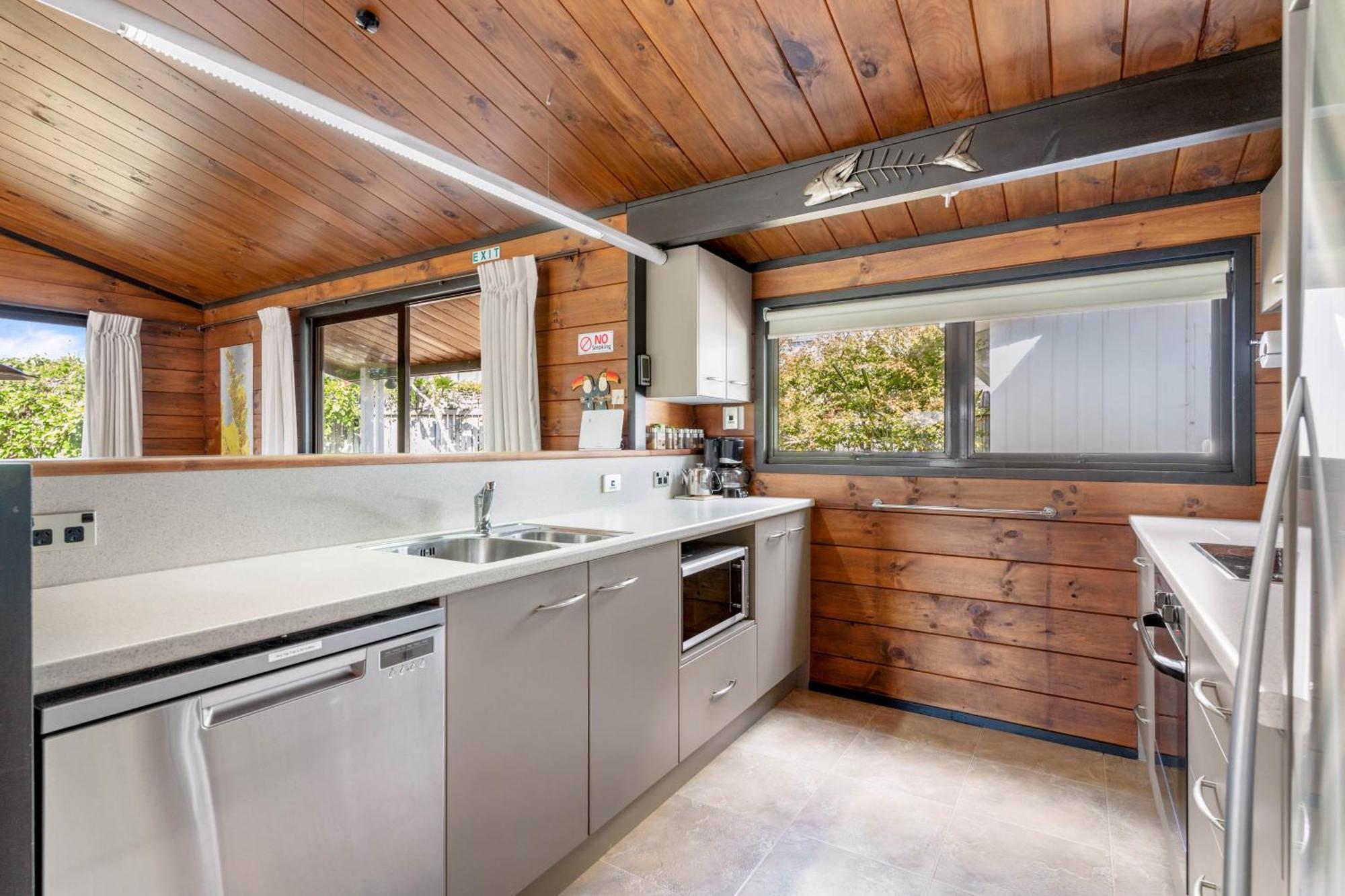 Pauanui Beach House Suntrap Buitenkant foto